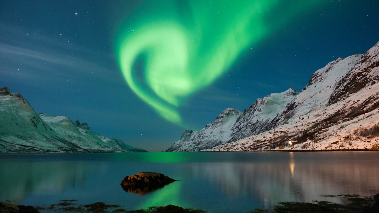 norway-northern-lights.ngsversion.1396531721037